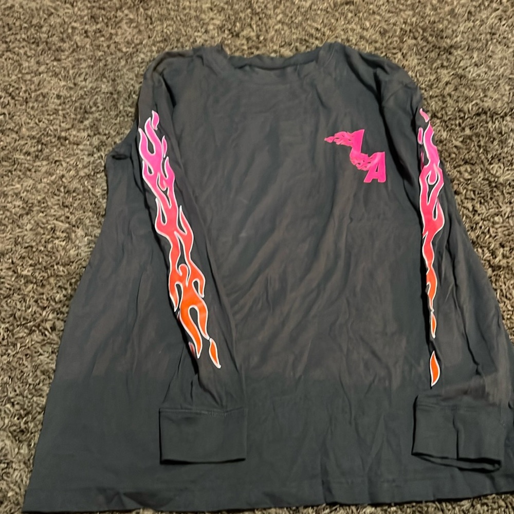 Women’s long sleeve T-shirt